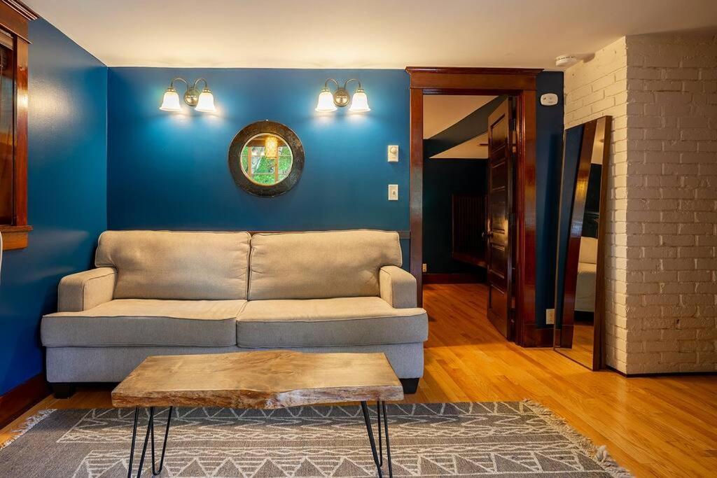 Charming 1Bd Suite In Capitol Hill - Foxglove Inn Seattle Bagian luar foto