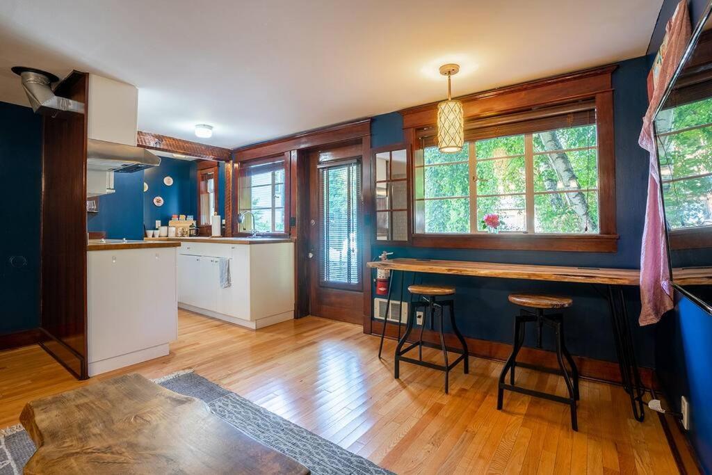 Charming 1Bd Suite In Capitol Hill - Foxglove Inn Seattle Bagian luar foto